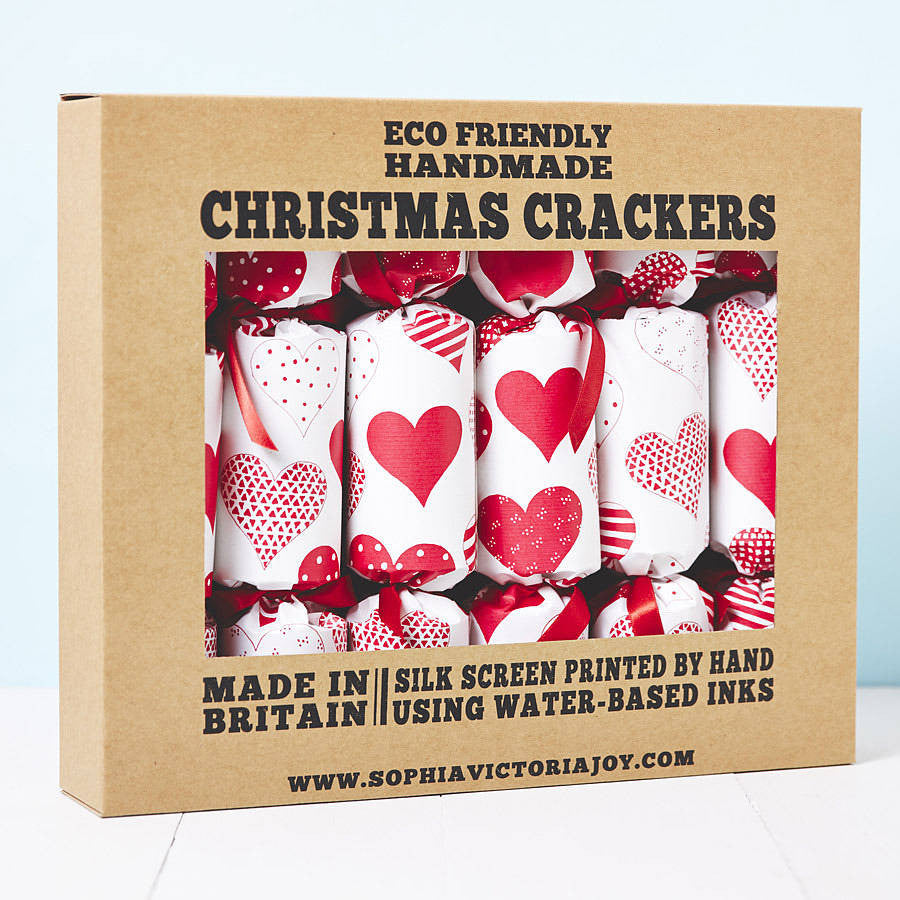 Red Heart White Christmas Crackers