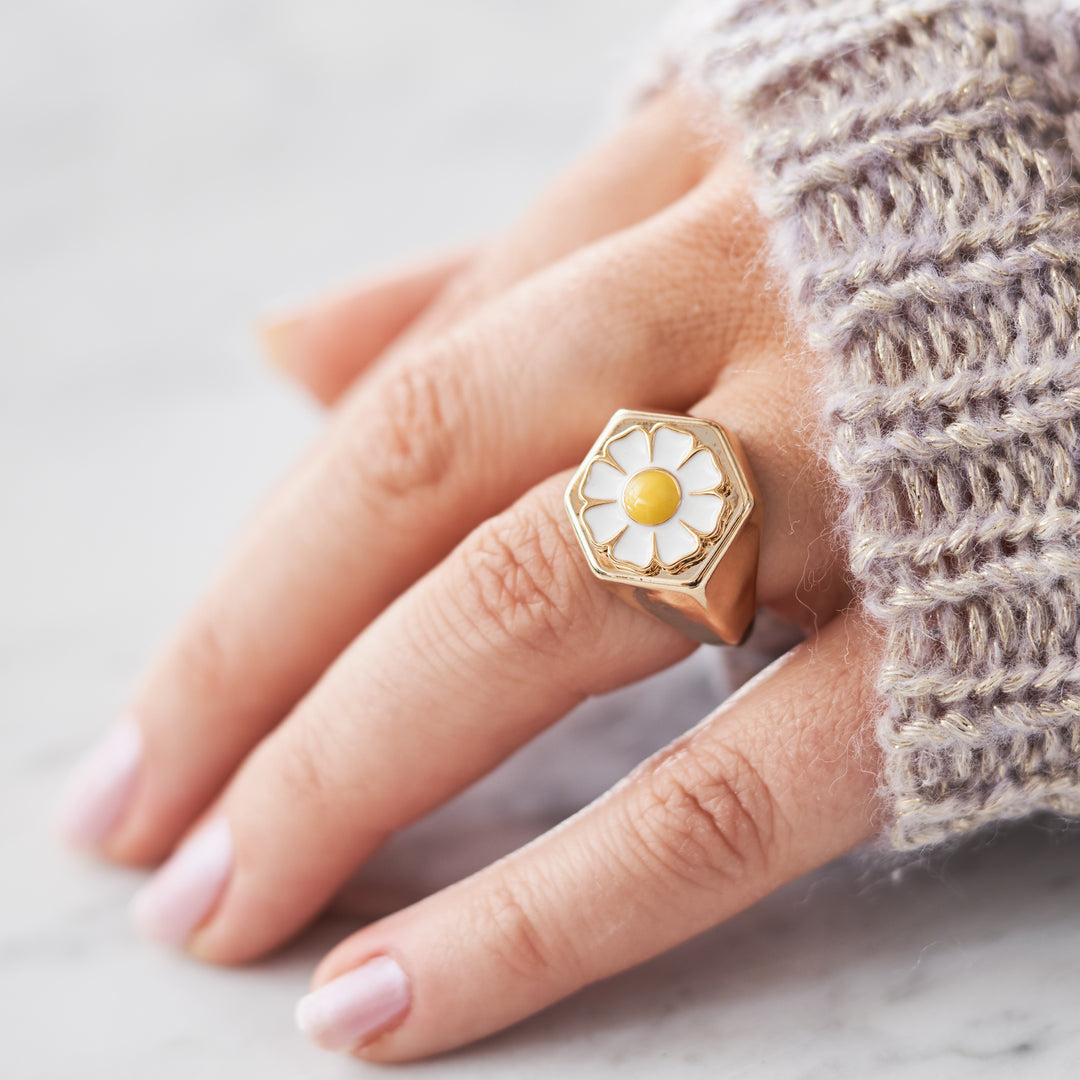 Enamelled Daisy Ring